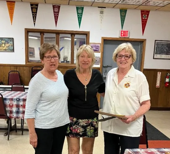 Saluting auxiliary service